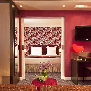 Nuage 4*, Paris França