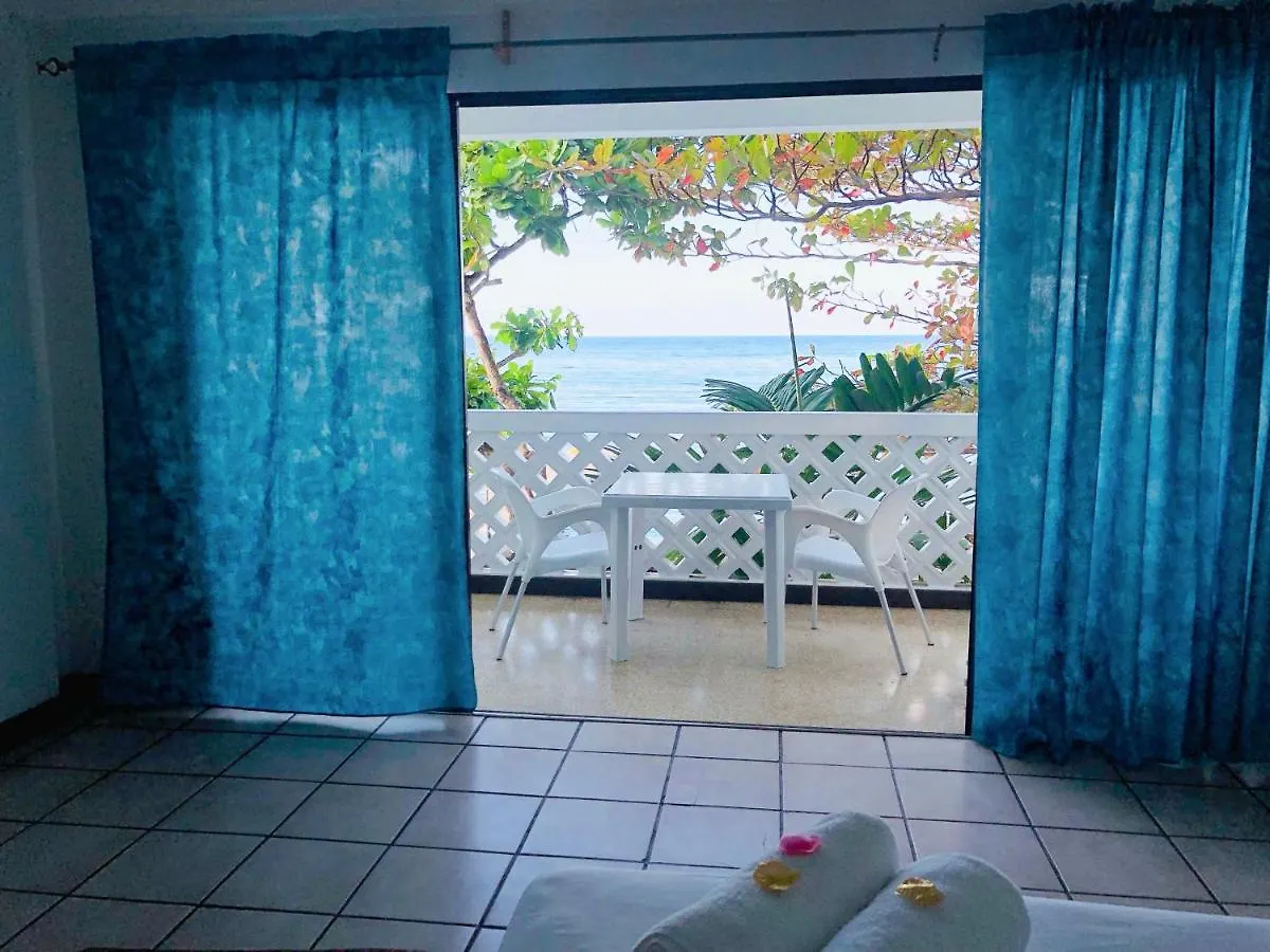 Sand And Tan Beach Hotel Ocho Rios